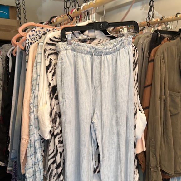 #63❤️ Brand new Bella Dahl Sleeveless easy short romper in pinstripe - Picture 7 of 8